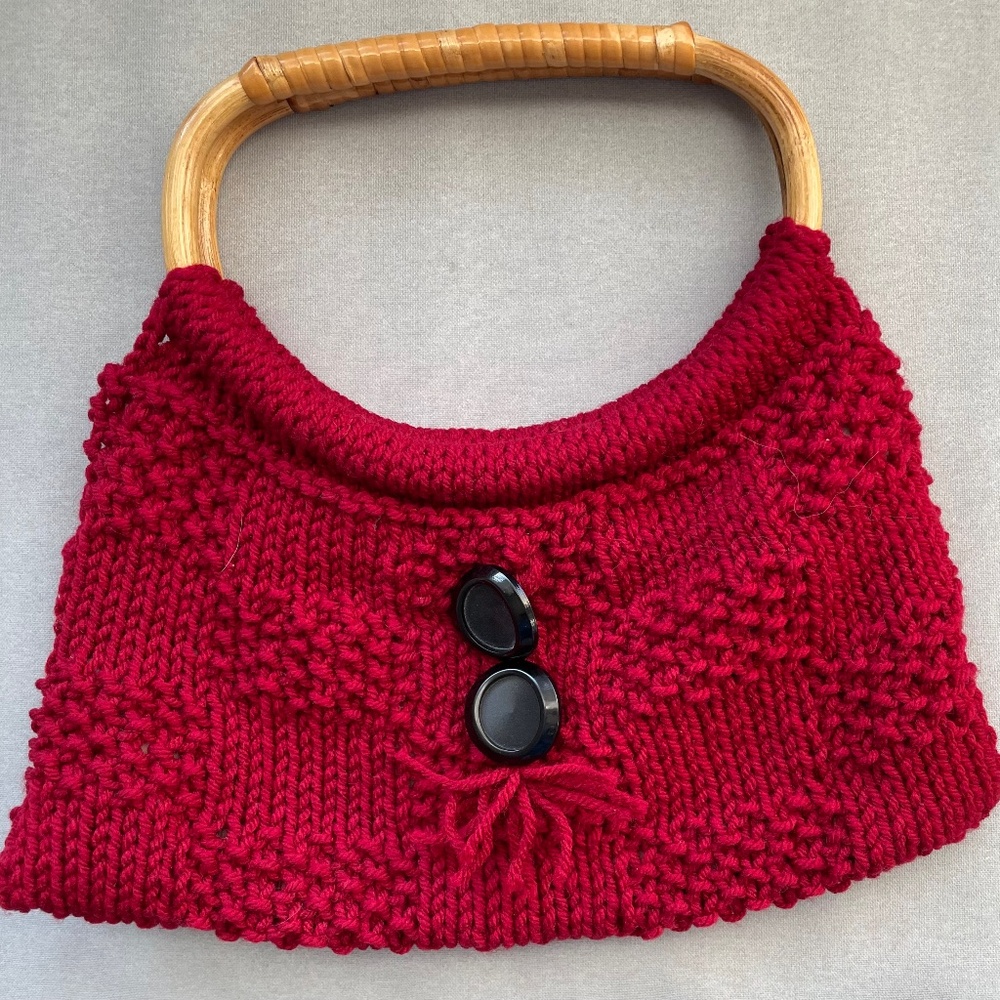 HANDCRAFTED RED KNIT PURSE HANDBAG BAG WOOD HANDLES FULLY LINED